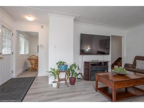 5 Shea Crescent, Kitchener, ON - Indoor Photo Showing Living Room