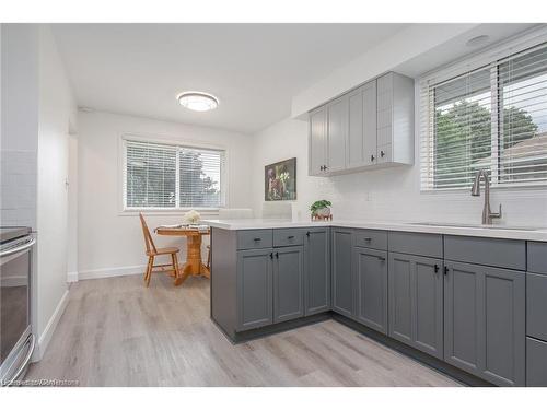 5 Shea Crescent, Kitchener, ON - Indoor Photo Showing Kitchen