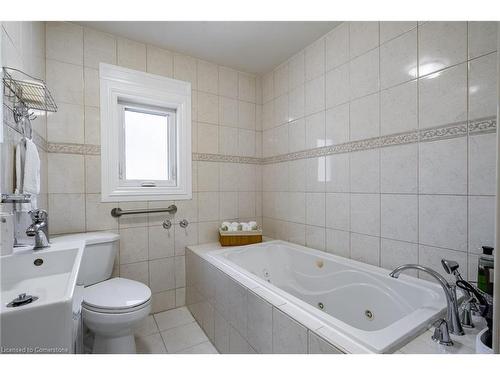 301 Kendalwood Road, Whitby, ON - Indoor Photo Showing Bathroom