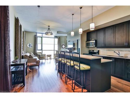 801-191 King Street S, Waterloo, ON - Indoor Photo Showing Kitchen With Upgraded Kitchen