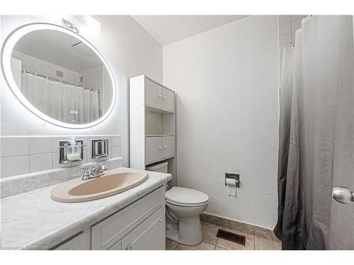 228 Ingleside Place, Kitchener, ON - Indoor Photo Showing Bathroom