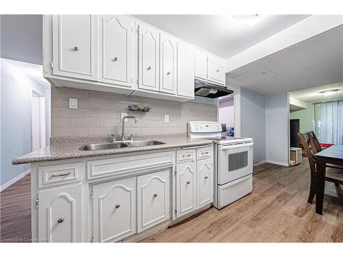 228 Ingleside Place, Kitchener, ON - Indoor Photo Showing Kitchen With Double Sink