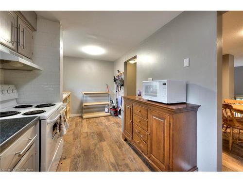 46-51 Paulander Drive, Kitchener, ON - Indoor Photo Showing Kitchen