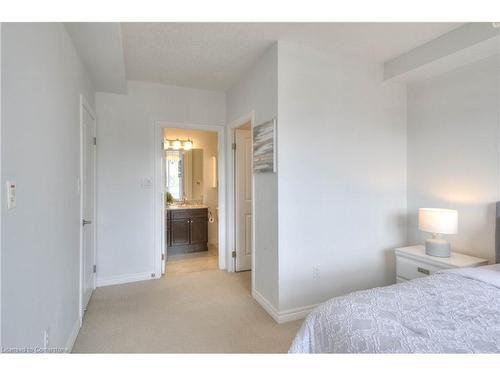 310-539 Belmont Avenue W, Kitchener, ON - Indoor Photo Showing Bedroom