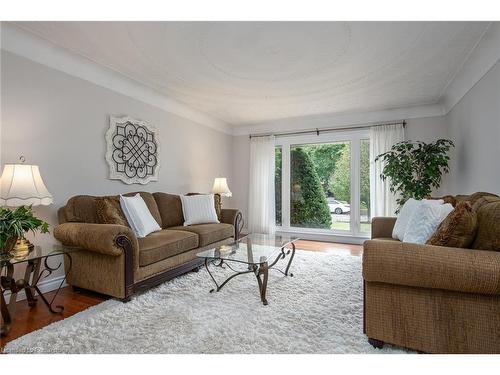 180 Vermont Street, Waterloo, ON - Indoor Photo Showing Living Room