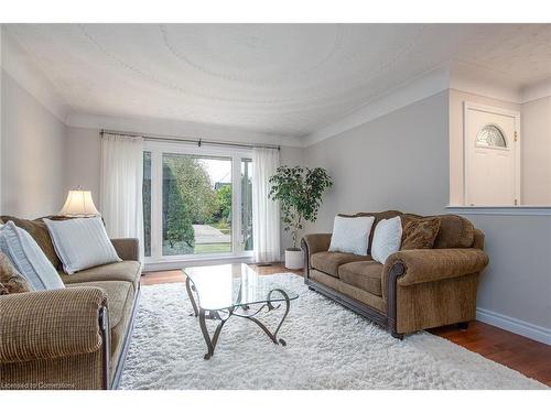 180 Vermont Street, Waterloo, ON - Indoor Photo Showing Living Room