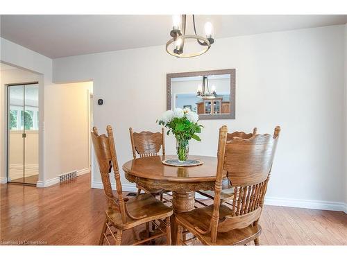 180 Vermont Street, Waterloo, ON - Indoor Photo Showing Dining Room