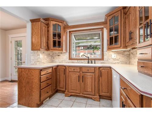 180 Vermont Street, Waterloo, ON - Indoor Photo Showing Kitchen