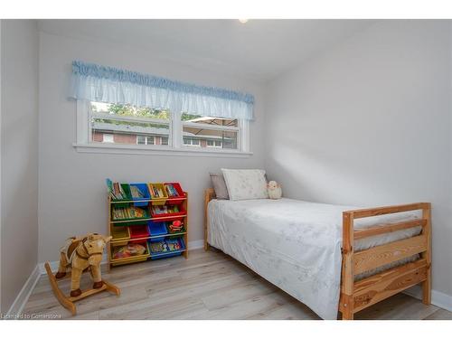 180 Vermont Street, Waterloo, ON - Indoor Photo Showing Bedroom