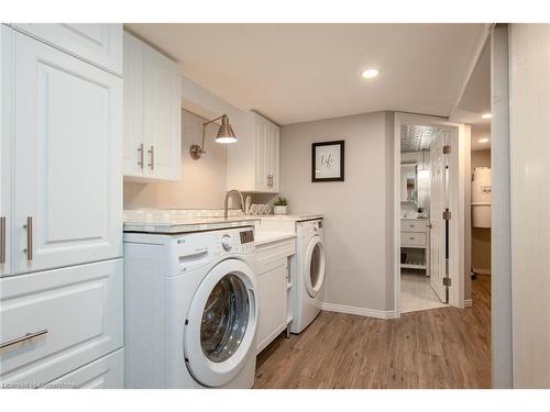 180 Vermont Street, Waterloo, ON - Indoor Photo Showing Laundry Room