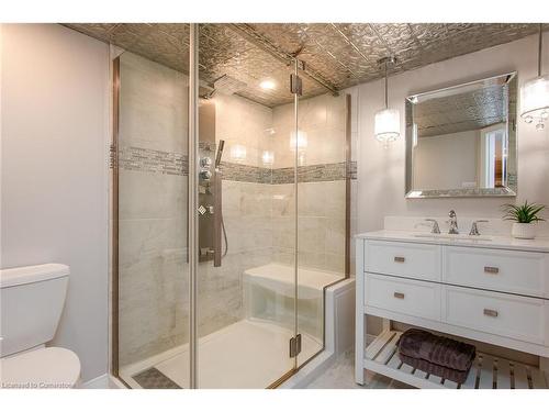 180 Vermont Street, Waterloo, ON - Indoor Photo Showing Bathroom