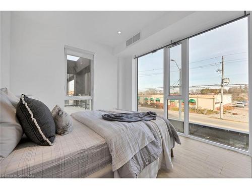 202-741 King Street W, Kitchener, ON - Indoor Photo Showing Bedroom