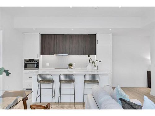 202-741 King Street W, Kitchener, ON - Indoor Photo Showing Kitchen