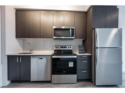 524-1010 Dundas Street E, Whitby, ON - Indoor Photo Showing Kitchen With Upgraded Kitchen