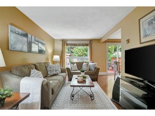 66 Carter Crescent, Cambridge, ON - Indoor Photo Showing Living Room