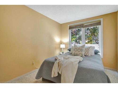 66 Carter Crescent, Cambridge, ON - Indoor Photo Showing Bedroom