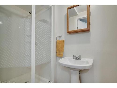 66 Carter Crescent, Cambridge, ON - Indoor Photo Showing Bathroom