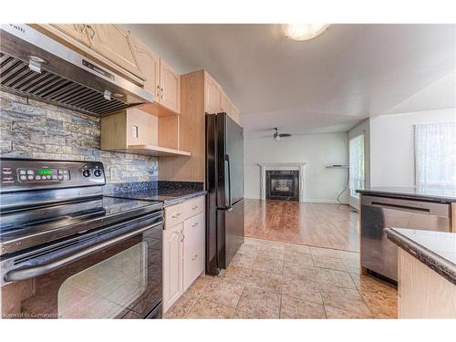 526 Westfield Drive, Waterloo, ON - Indoor Photo Showing Kitchen With Stainless Steel Kitchen