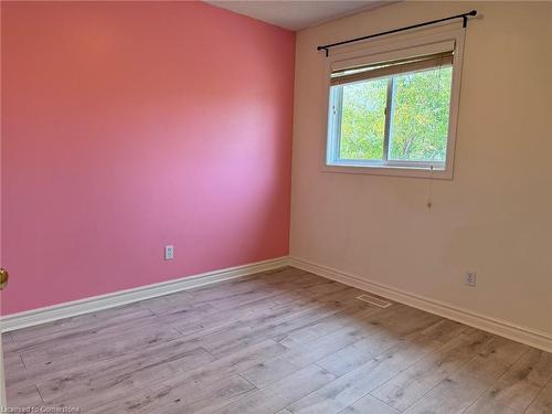 526 Westfield Drive, Waterloo, ON - Indoor Photo Showing Other Room