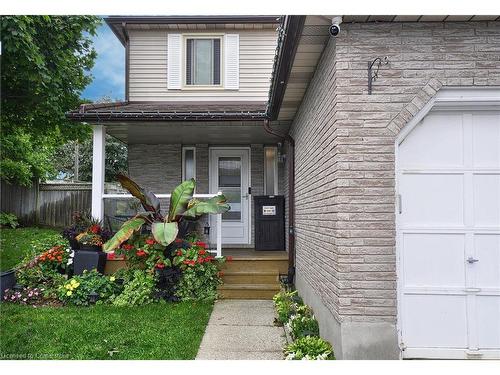 7 Wycliffe Place, Kitchener, ON - Outdoor With Deck Patio Veranda