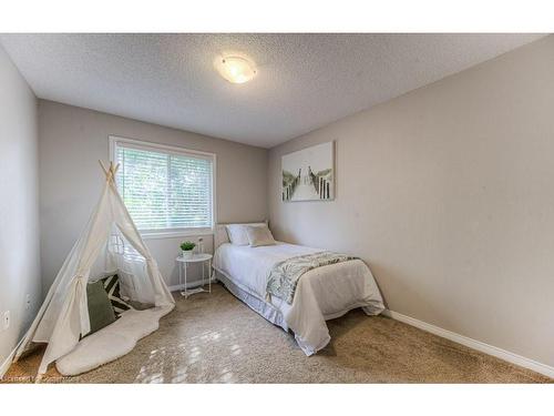 7-600 White Elm Boulevard, Waterloo, ON - Indoor Photo Showing Bedroom