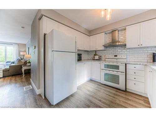 7-600 White Elm Boulevard, Waterloo, ON - Indoor Photo Showing Kitchen