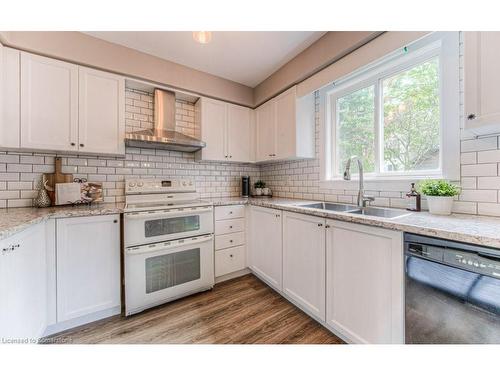 7-600 White Elm Boulevard, Waterloo, ON - Indoor Photo Showing Kitchen With Double Sink