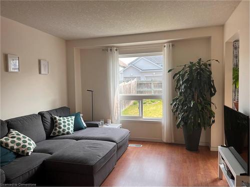 619 South Haven Drive, Waterloo, ON - Indoor Photo Showing Living Room