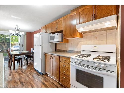 7 Tamvale Crescent, Kitchener, ON - Indoor Photo Showing Kitchen