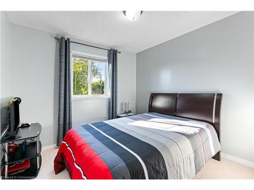 7 Tamvale Crescent, Kitchener, ON - Indoor Photo Showing Bedroom