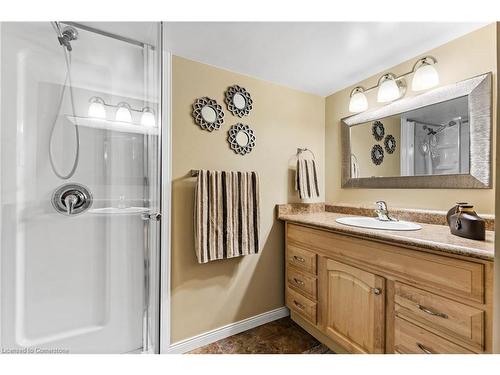 7 Tamvale Crescent, Kitchener, ON - Indoor Photo Showing Bathroom