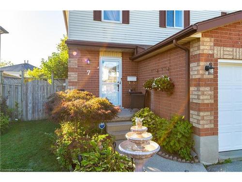 7 Tamvale Crescent, Kitchener, ON - Outdoor