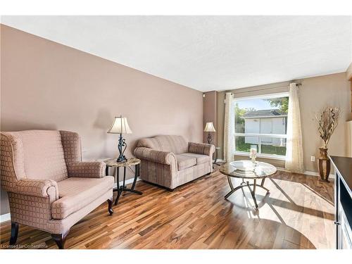 7 Tamvale Crescent, Kitchener, ON - Indoor Photo Showing Living Room