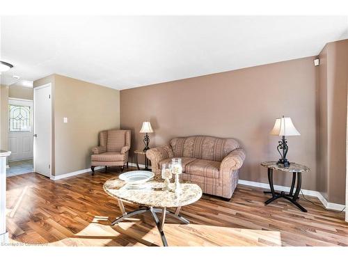 7 Tamvale Crescent, Kitchener, ON - Indoor Photo Showing Living Room