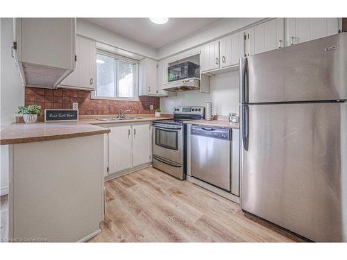 36 The Country Way, Kitchener, ON - Indoor Photo Showing Kitchen