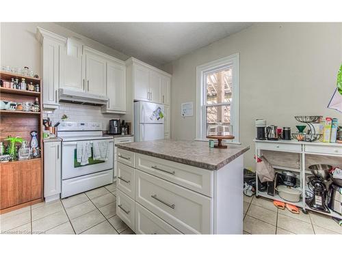 111-113 Joseph Street, Kitchener, ON - Indoor Photo Showing Kitchen