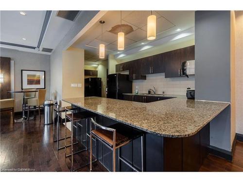 205-3504 Hurontario Street, Mississauga, ON - Indoor Photo Showing Kitchen With Upgraded Kitchen