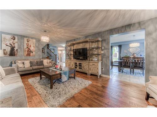 158 Harding Street, Kitchener, ON - Indoor Photo Showing Living Room