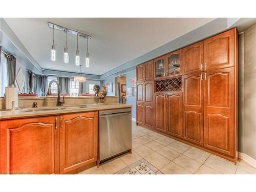 158 Harding Street, Kitchener, ON - Indoor Photo Showing Kitchen