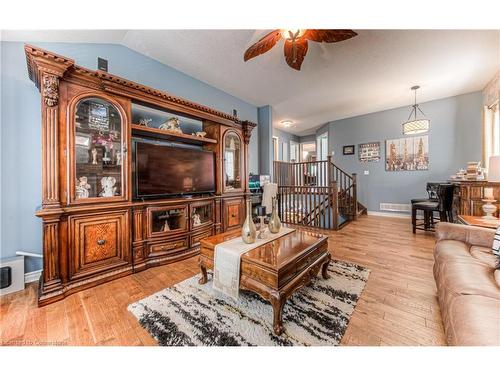 158 Harding Street, Kitchener, ON - Indoor Photo Showing Living Room