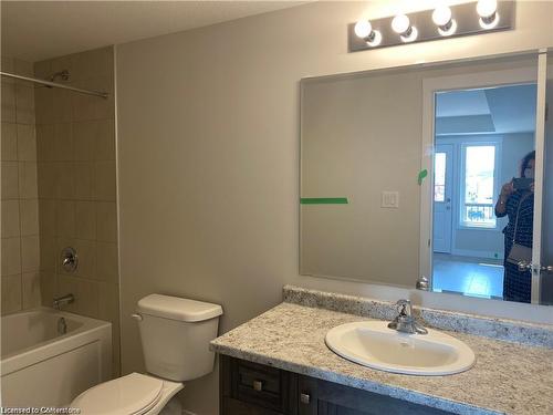 B12-160 Rochefort Street, Kitchener, ON - Indoor Photo Showing Bathroom