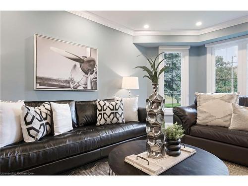 101 Kenpark Avenue, Brampton, ON - Indoor Photo Showing Living Room