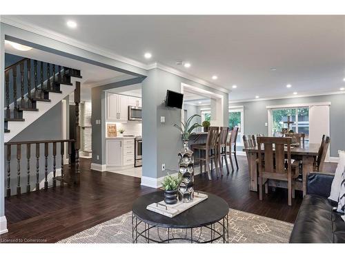 101 Kenpark Avenue, Brampton, ON - Indoor Photo Showing Living Room