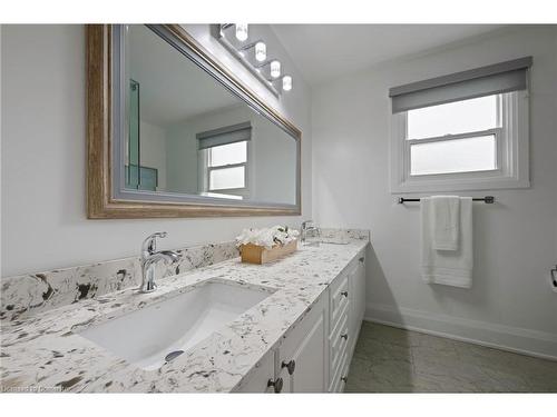 101 Kenpark Avenue, Brampton, ON - Indoor Photo Showing Bathroom