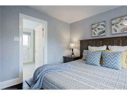 101 Kenpark Avenue, Brampton, ON - Indoor Photo Showing Bedroom