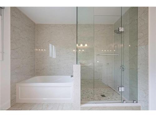 101 Kenpark Avenue, Brampton, ON - Indoor Photo Showing Bathroom