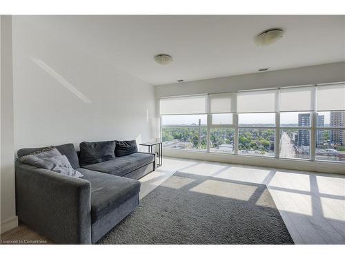 1301-1 Victoria Street S, Kitchener, ON - Indoor Photo Showing Living Room