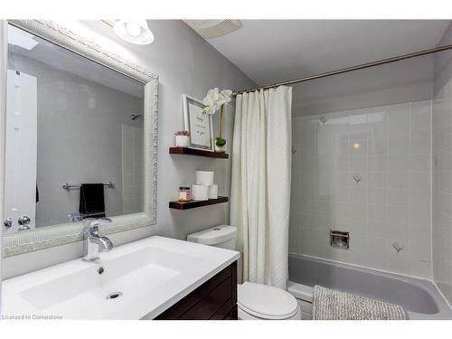 10 Camrose Court, Kitchener, ON - Indoor Photo Showing Bathroom