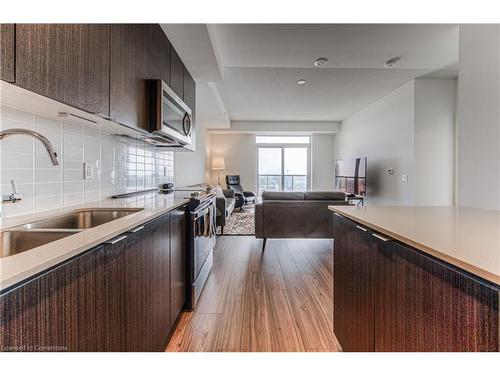 2207-55 Duke Street West Street, Kitchener, ON - Indoor Photo Showing Kitchen With Double Sink With Upgraded Kitchen