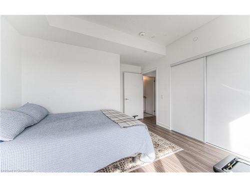 2207-55 Duke Street West Street, Kitchener, ON - Indoor Photo Showing Bedroom